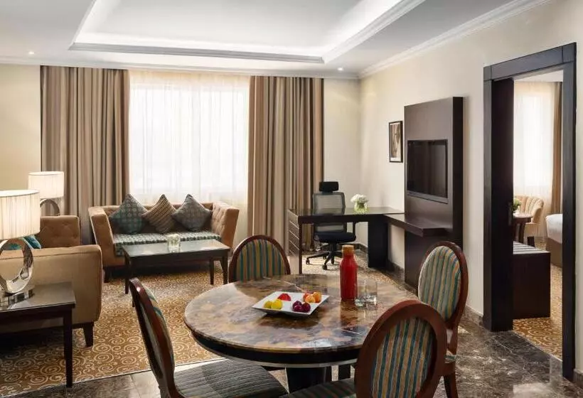Deluxe Suite King Bed, Mövenpick Hotel Qassim