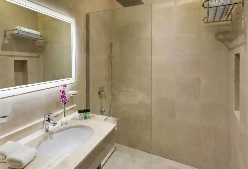 سوییت لوکس, Mövenpick Hotel Qassim