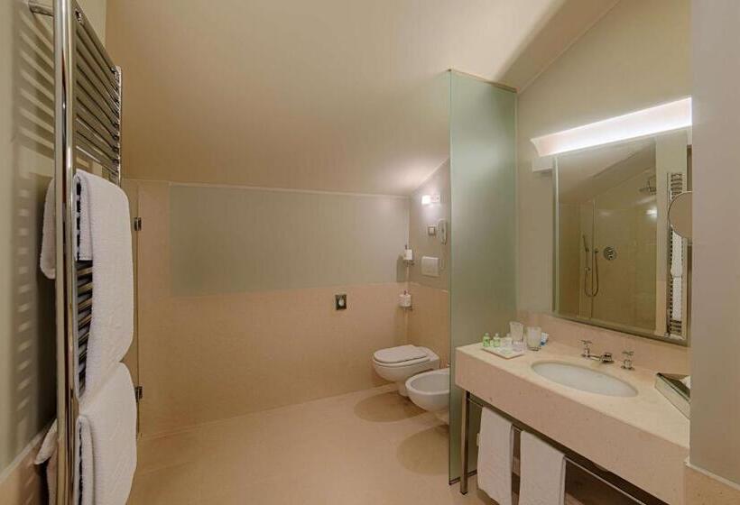 スーペリアールーム, NH Linate