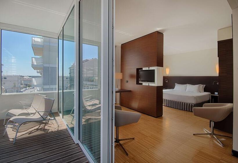 سوییت جونیور, NH Savona Darsena