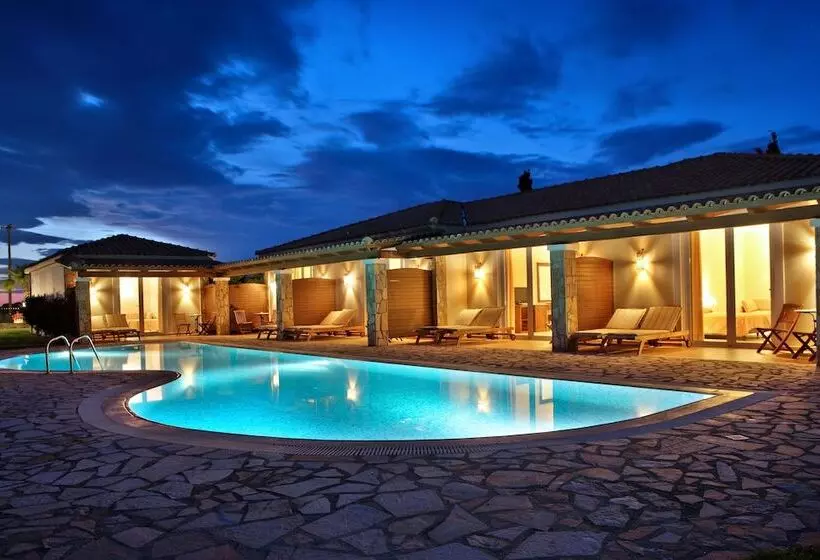 デラックスバンガロー, Olympia Golden Beach Resort & Spa