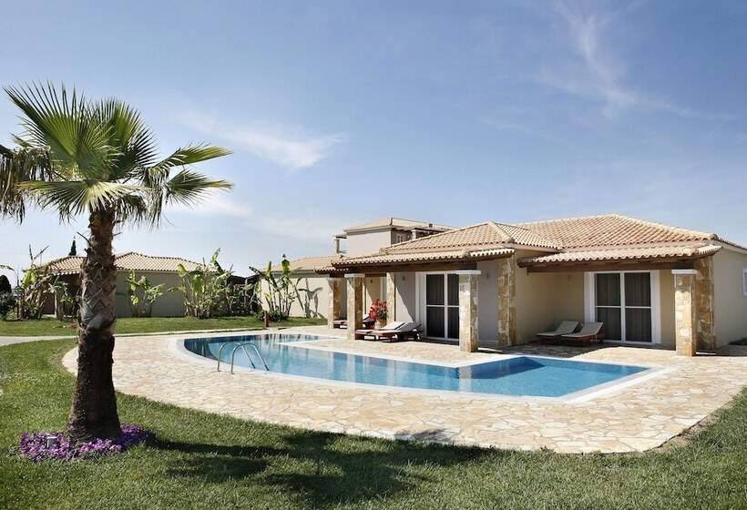 בונגלו משפחתי, Olympia Golden Beach Resort & Spa