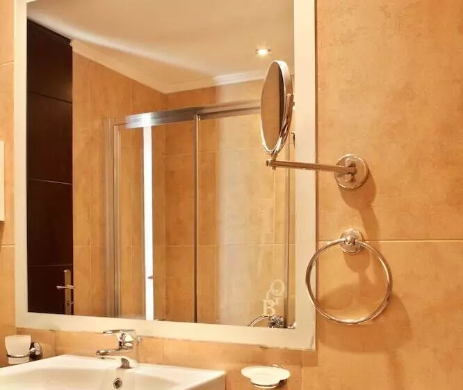 デラックスルーム, Olympia Golden Beach Resort & Spa