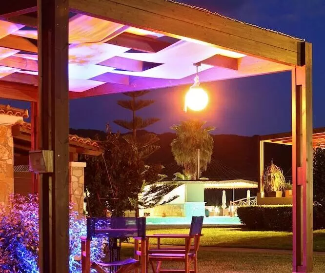 デラックスルーム, Olympia Golden Beach Resort & Spa