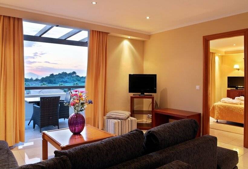 סוויטה, Olympia Golden Beach Resort & Spa