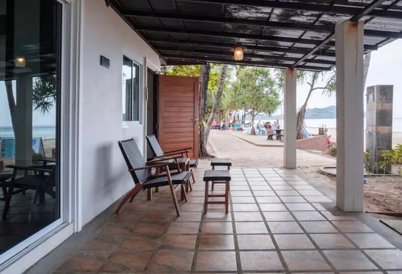 سوییت با چشم‌انداز دریا, Southern Lanta Resort