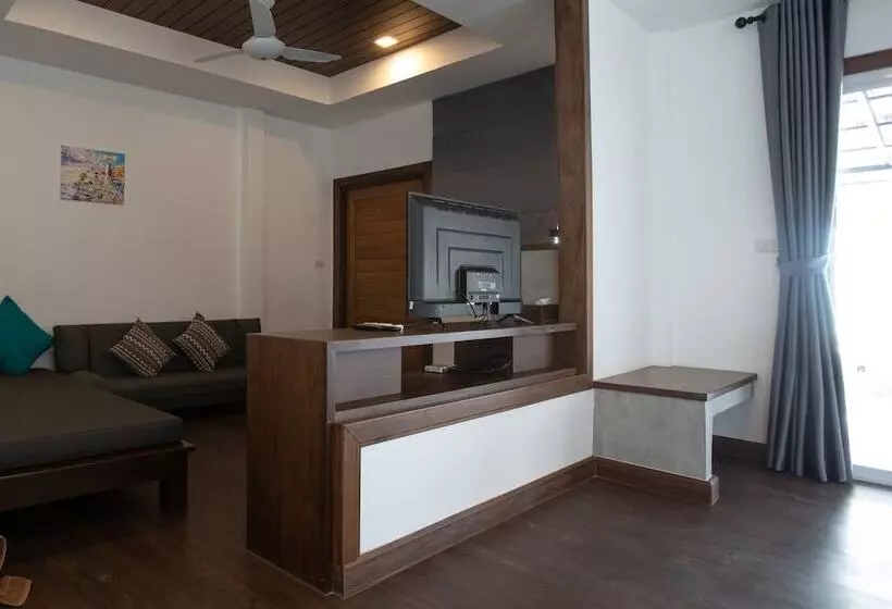 سوییت با چشم‌انداز دریا, Southern Lanta Resort