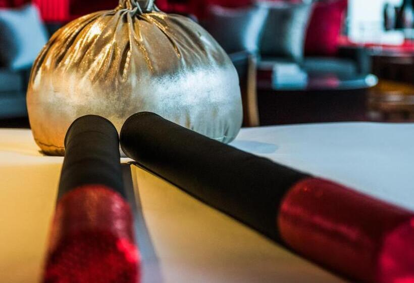 Süit, W Shanghai  The Bund