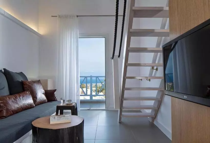 سوییت جونیور, Loizos Stylish Residences
