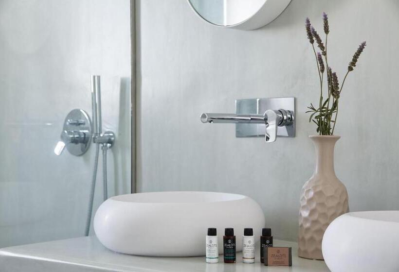 Номер Стандарт с Гидромассажем, Loizos Stylish Residences