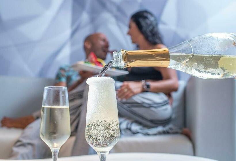 חדר סטנדרט נוף לגינה, Temptation Cancun Resort  All Inclusive  Adults Only