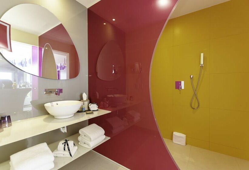 חדר סטנדרט נוף לגינה, Temptation Cancun Resort  All Inclusive  Adults Only