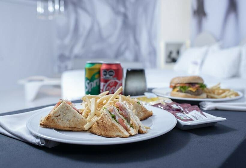 חדר סטנדרט נוף לים, Temptation Cancun Resort  All Inclusive  Adults Only