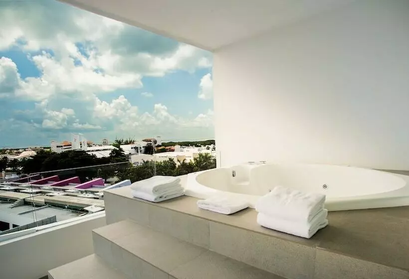 سوئیت مستر با چشم‌انداز دریا, Temptation Cancun Resort  All Inclusive  Adults Only