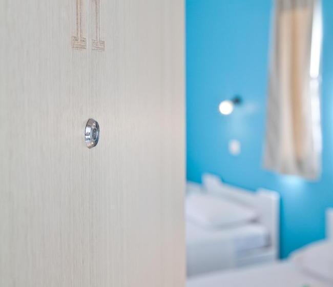 스탠다드 발코니 스튜디오, Melissanthi