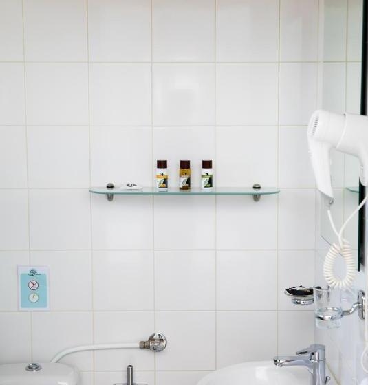 수피리어 스튜디오, Melissanthi