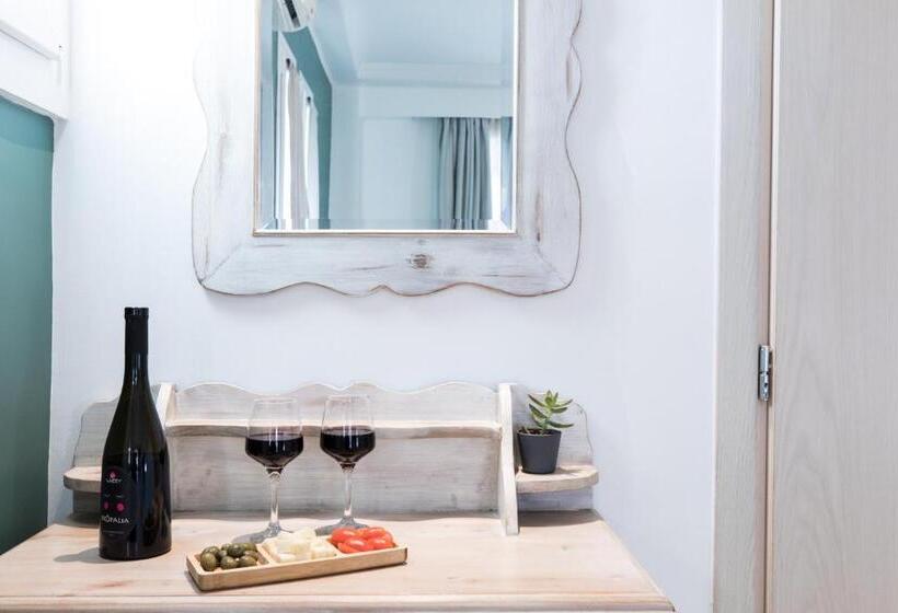 수피리어 스튜디오, Melissanthi