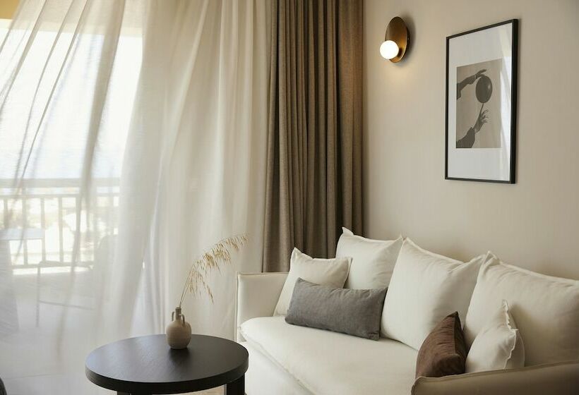 غرفة سوبيريور مطلّة علي البحر, Asterion Suites & Spa   Designed For Adults