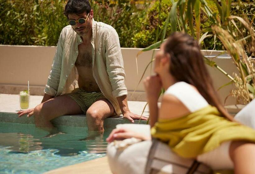 套房配有游泳池, Asterion Suites & Spa   Designed For Adults