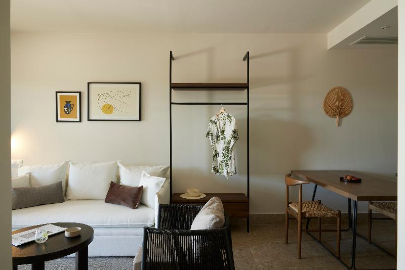 套房配有游泳池, Asterion Suites & Spa   Designed For Adults