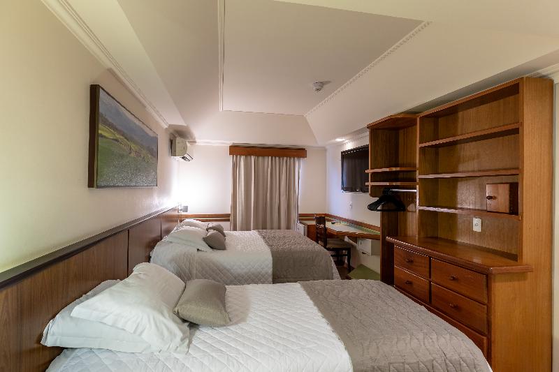 غرفة قياسية ثلاثية, Bella Italia