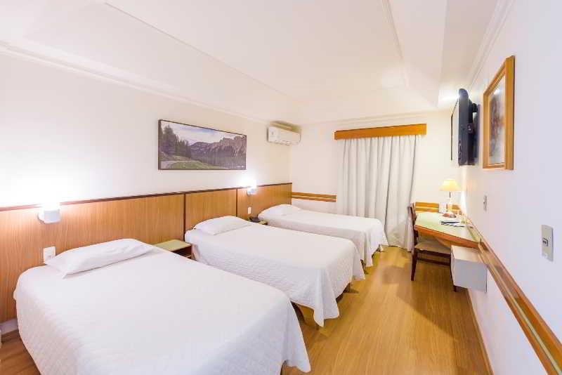 غرفة قياسية ثلاثية, Bella Italia