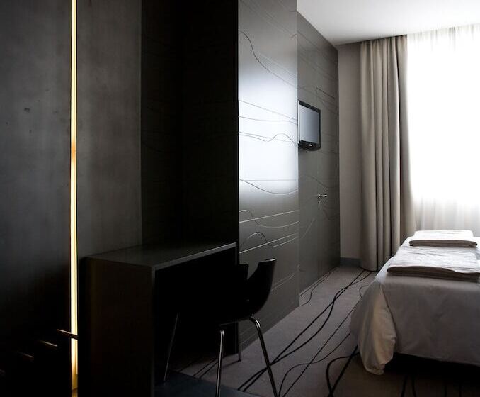 اتاق سوپریور, Eos