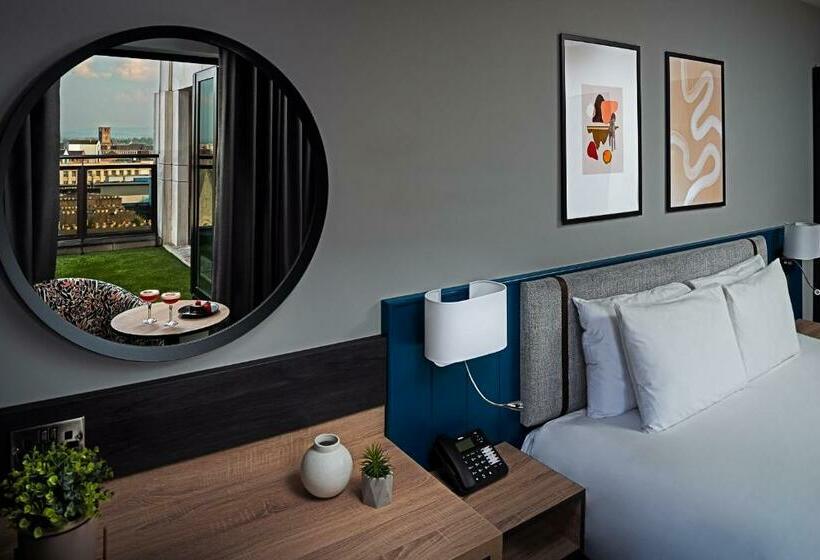 Standard Room, George Limerick