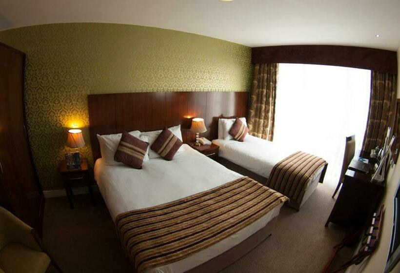 Номер Стандарт Трехместный, George Limerick