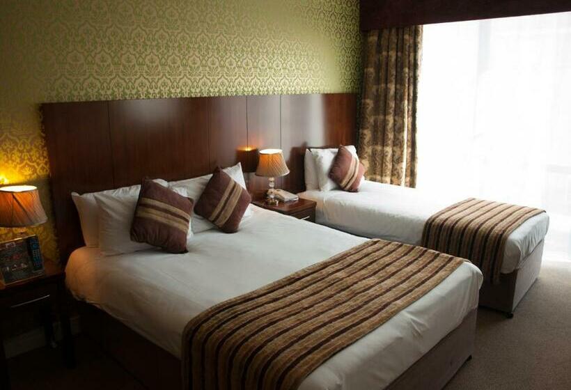 Standard Triple Room, George Limerick