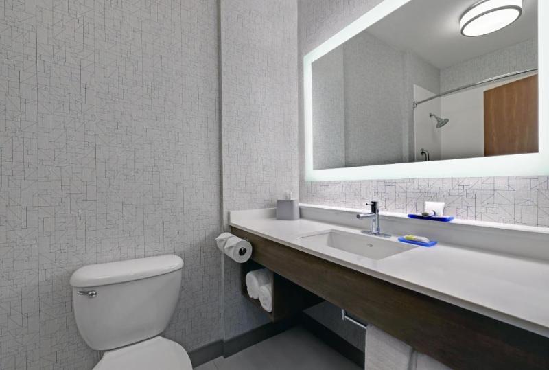 Standard Room, George Limerick