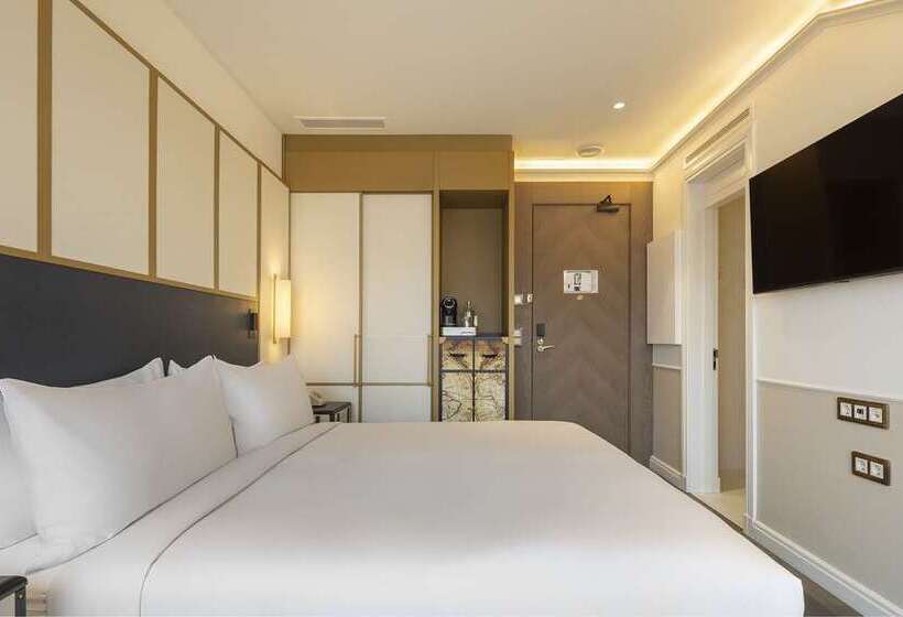 Стандартный Номер Кровать Кинг, Hilton Evianlesbains