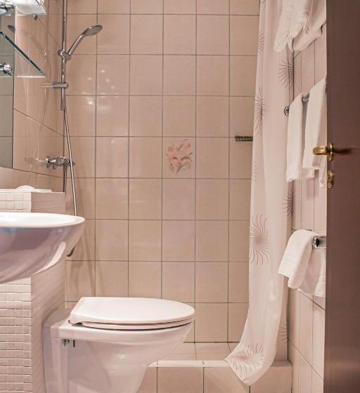 سوییت جونیور, Holt The Art