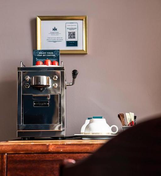 سوییت, Holt The Art