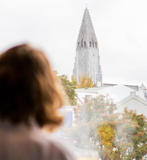 سوییت, Holt The Art