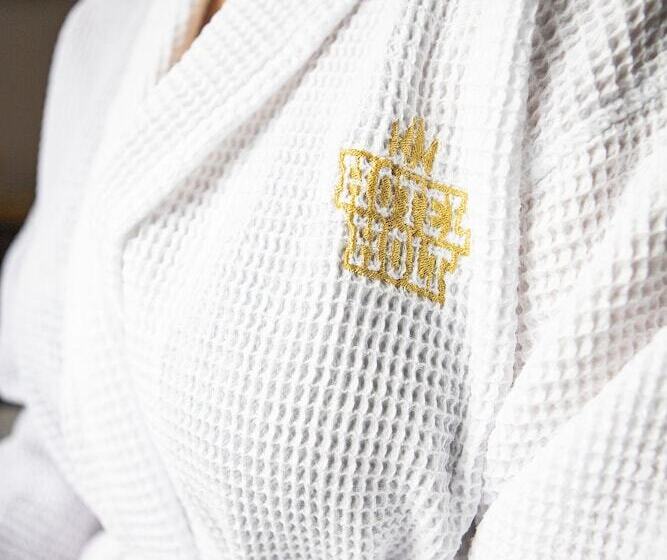 اتاق استاندارد, Holt The Art