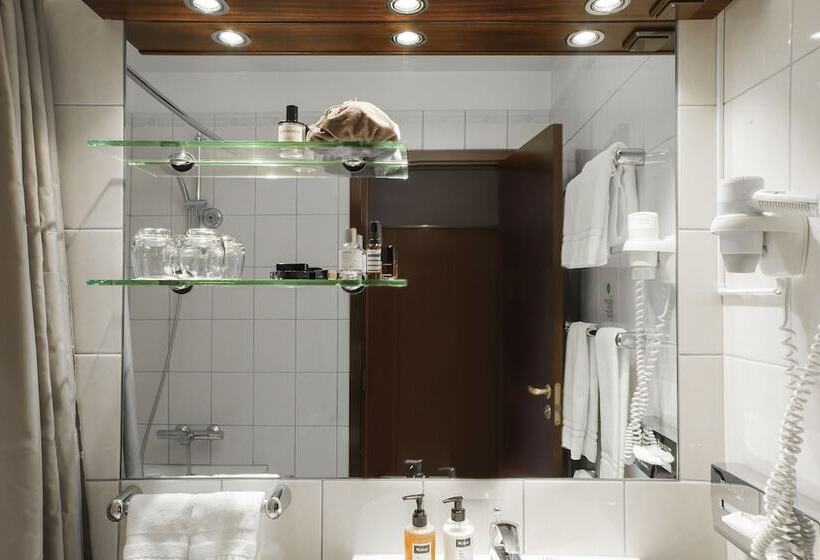 سوییت, Holt The Art