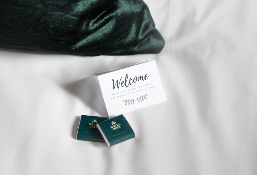 سوییت, Holt The Art