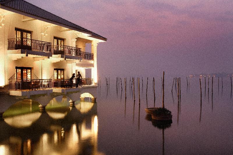 اتاق استاندارد با چشم‌انداز, Intercontinental Hanoi Westlake, An Ihg