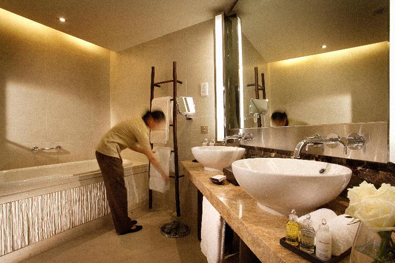 اتاق کلاب, Intercontinental Hanoi Westlake, An Ihg