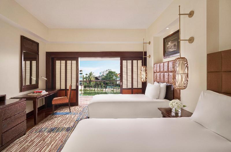 Camera Club, Intercontinental Hanoi Westlake, An Ihg