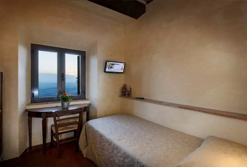 اتاق استاندارد یک نفره, Italia Cortona