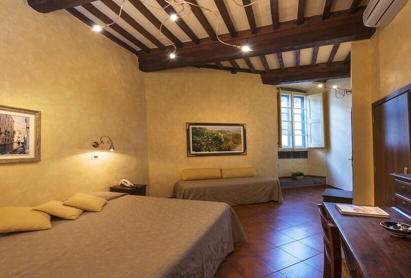 スタンダードトリプルルーム, Italia Cortona