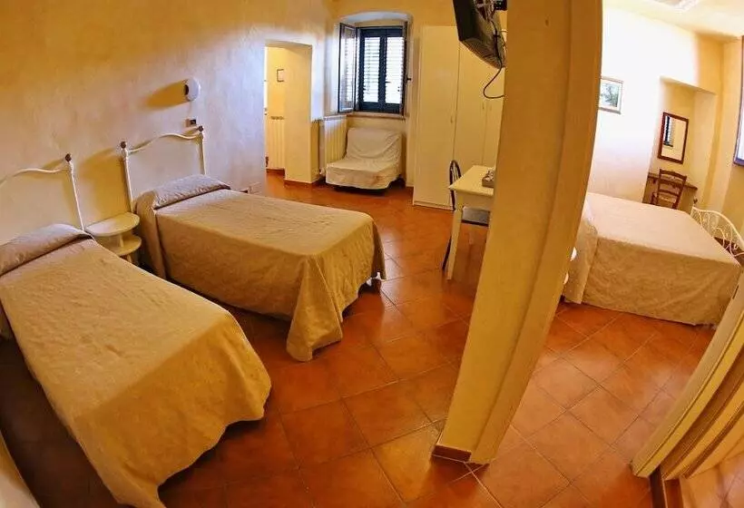 اتاق خانوادگی, Italia Cortona