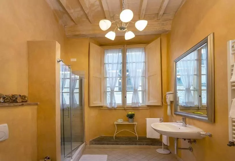 اتاق لوکس, Italia Cortona