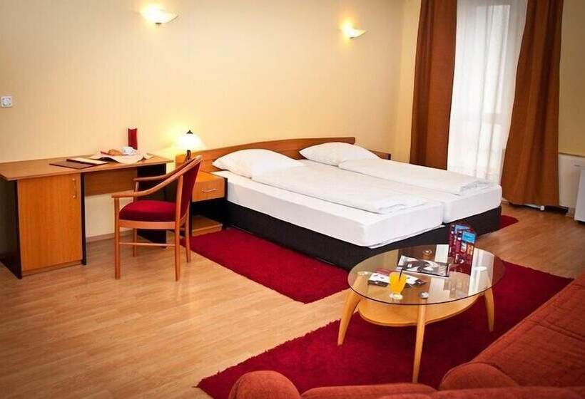 スタンダードルーム, Perla