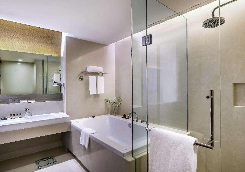 Executive Suite King Bed, Pullman Bangkok King Power