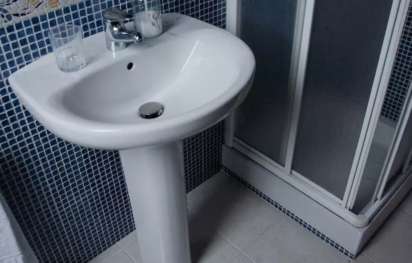 اتاق استاندارد, Saueth
