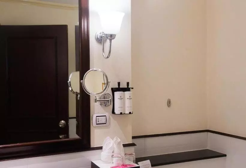 اتاق لوکس با تخت بزرگ, Sofitel Krabi Phokeethra Golf And Spa Resort