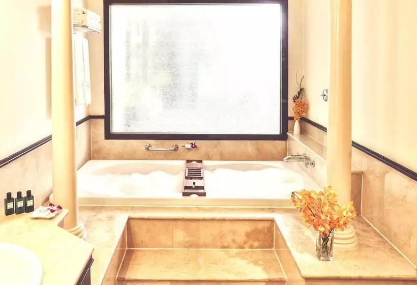 سوئیت کلاب, Sofitel Krabi Phokeethra Golf And Spa Resort